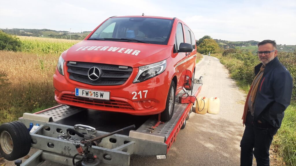 Avtovleka Šimenko - črpanje goriva reševalnemu vozilu.