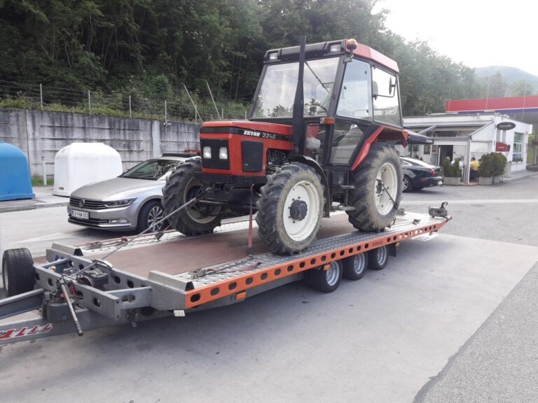 Avtovleka delovnega stroja